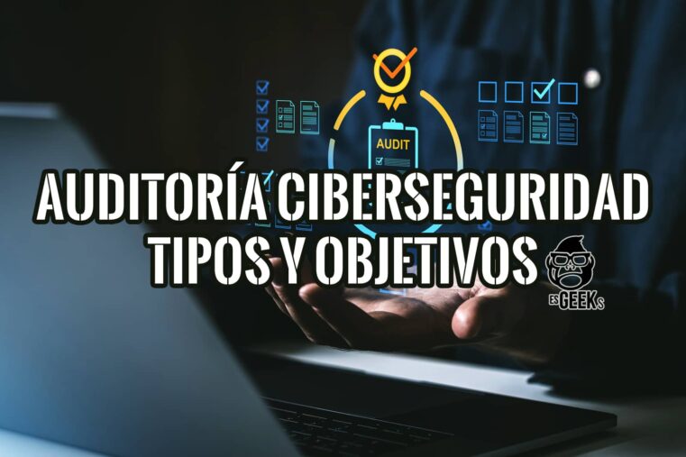 Manos sosteniendo hologramas de iconos relacionados con auditoría de ciberseguridad sobre un ordenador portátil.