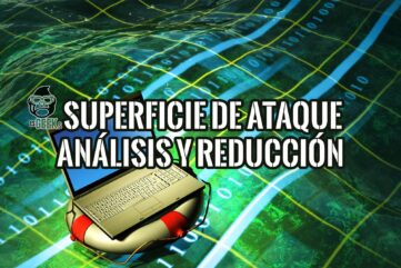 Un portátil en un flotador sobre un mar de código binario. Análisis y reducción de la superficie de ataque en ciberseguridad.