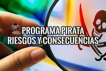 Mano sosteniendo una lupa que revela un símbolo pirata de calavera y sables sobre un teclado de computadora.