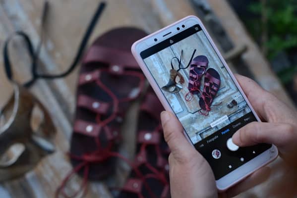 Cómo Tomar Fotos Profesionales con tu Celular: Guía Completa 2025 21 Guía sobre cómo tomar fotos profesionales con tu celular, mostrando un ejemplo práctico de fotografía de producto.